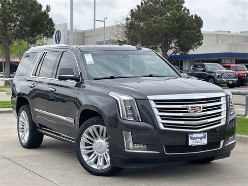 Used 2016 Cadillac Escalade Platinum image 2