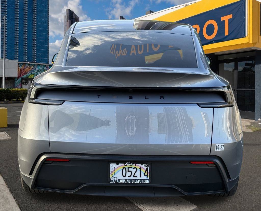 Used 2026 Tesla Model Y Long Range RWD image 4