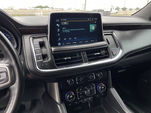 Used 2022 Chevrolet Suburban Z71 AWD/4WD image 15