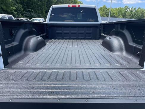 New 2026 RAM 2500 Tradesman w/ Chrome Appearance Group AWD/4WD image 40