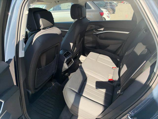Used 2024 Audi Q8 e-tron Premium Plus w/ Premium Plus Package AWD/4WD image 5