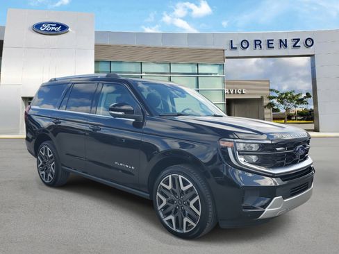 New 2026 Ford Expedition Platinum image 3