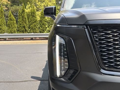 Used 2026 Cadillac Escalade Platinum Sport w/ LPO, Floor Liner Package AWD/4WD image 47