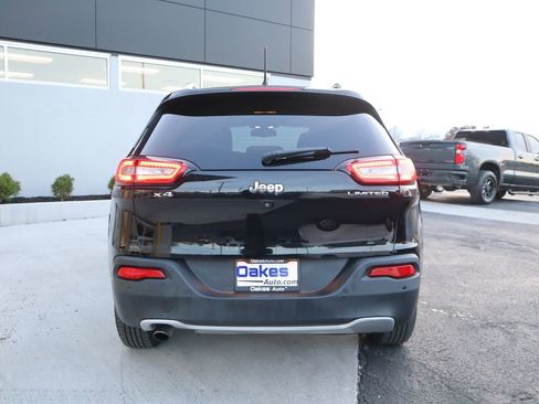 Used 2018 Jeep Cherokee Limited image 7