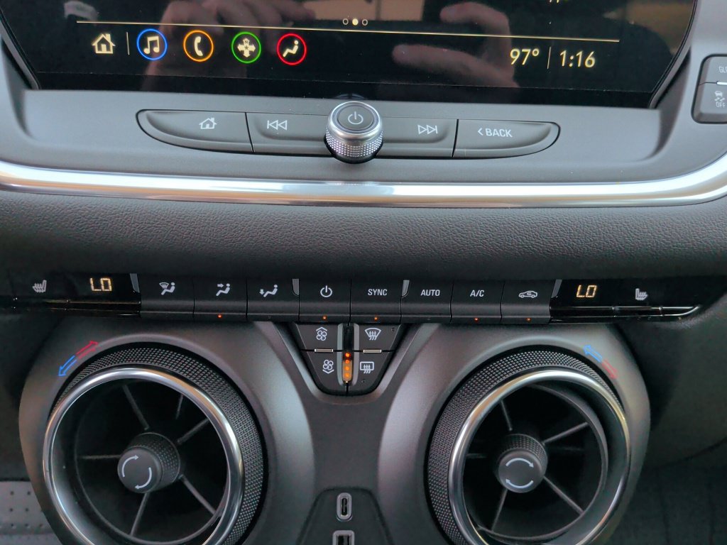 New 2026 Chevrolet Blazer LT w/ Convenience Package FWD image 24