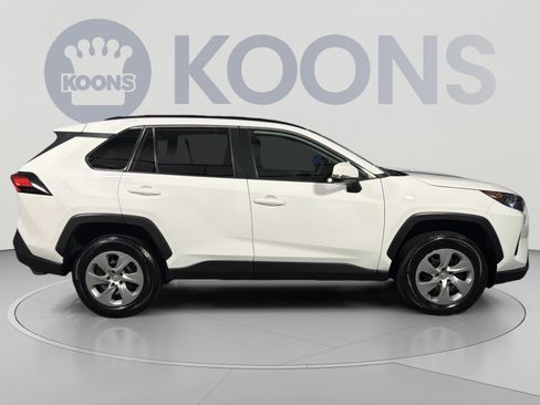 Used 2021 Toyota RAV4 LE FWD image 8