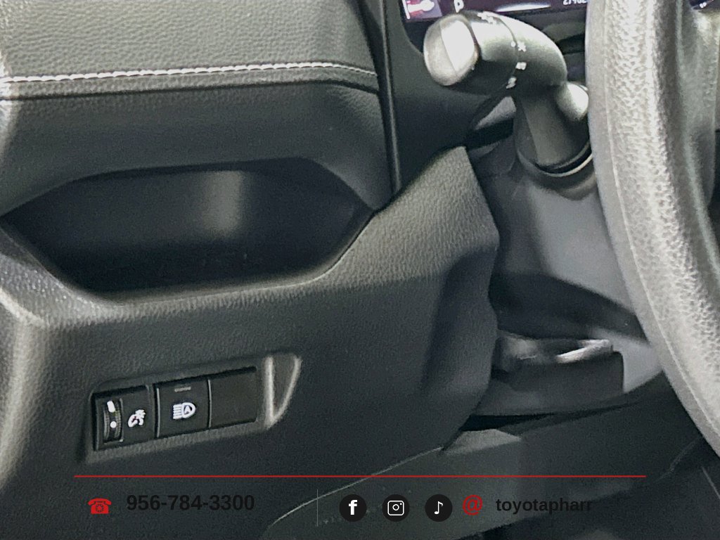 Used 2024 Toyota RAV4 XLE AWD/4WD image 9