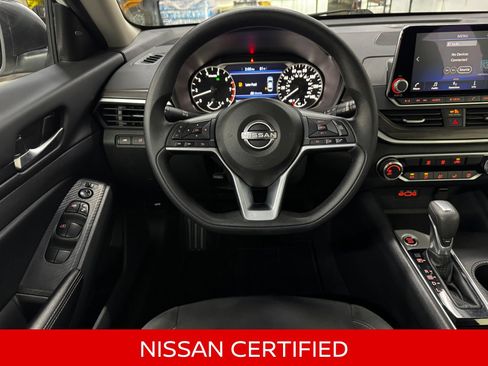 Certified 2025 Nissan Altima 2.5 SV FWD image 18