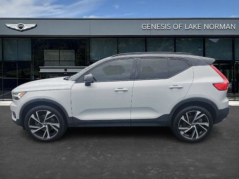 Used 2020 Volvo XC40 T4 R-Design w/ Protection Package image 6