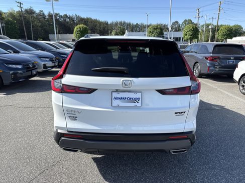 Used 2024 Honda CR-V Sport Touring image 9