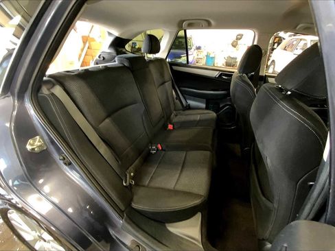 Used 2016 Subaru Outback 2.5i Premium image 18