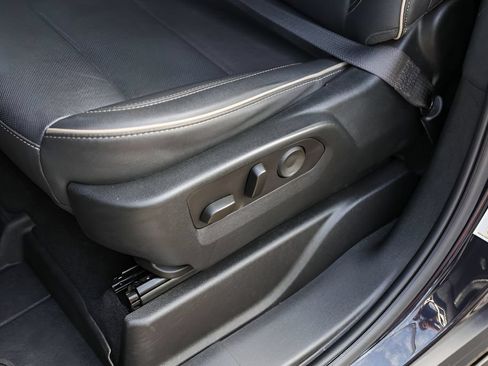 Used 2023 Chevrolet Tahoe Premier RWD image 11
