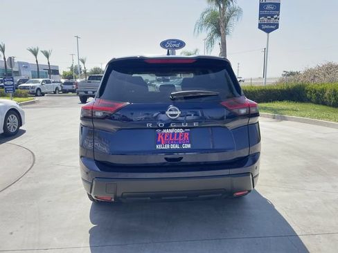 Used 2025 Nissan Rogue SV FWD image 7