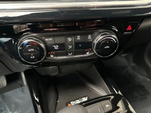 New 2026 Chevrolet Trax RS w/ Sunroof Package image 25