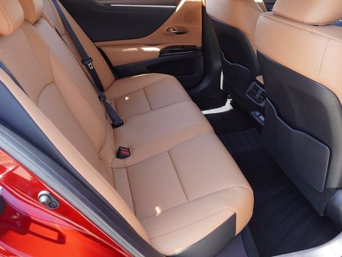 Certified 2025 Lexus ES 350 w/ Premium Package image 30