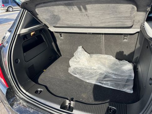 Used 2022 Chevrolet Trax LT w/ LT Convenience Package image 22