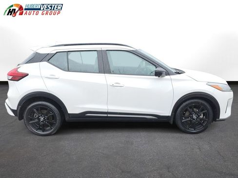 Used 2024 Nissan Kicks SR w/ SR Premium Package image 5