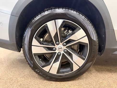 Used 2025 Volvo V60 B5 Cross Country Plus AWD/4WD image 28