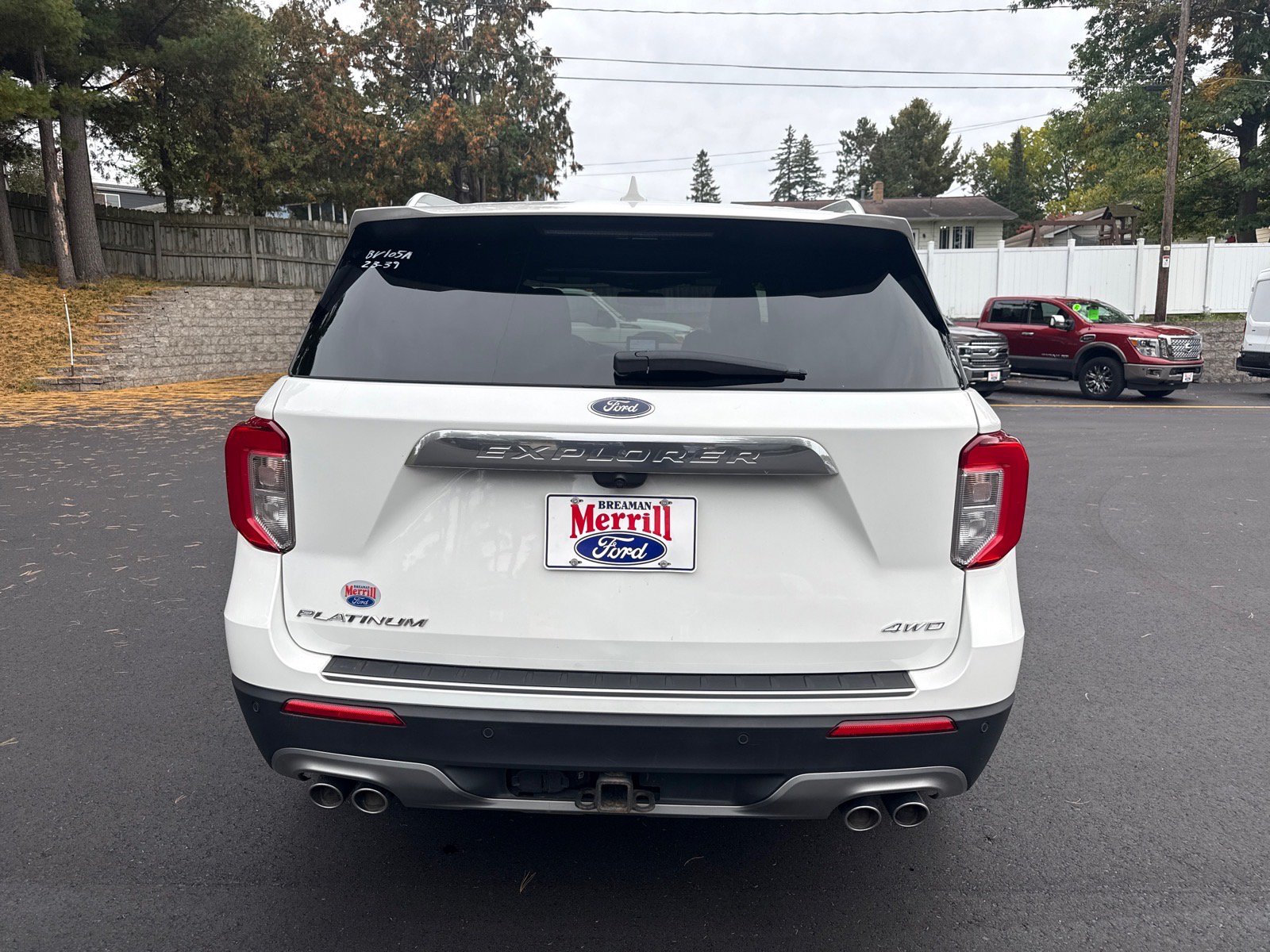 Used 2023 Ford Explorer Platinum w/ Technology Package AWD/4WD image 6