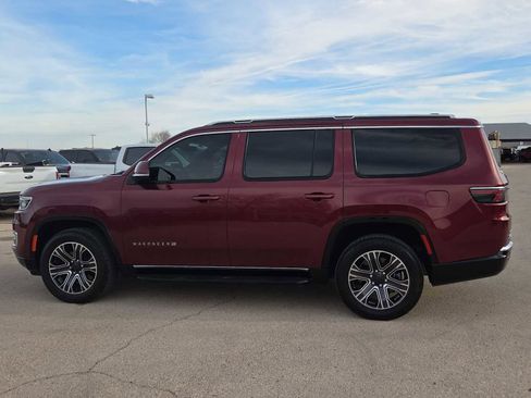 Used 2022 Jeep Wagoneer Series III w/ Flexible Seating Group image 3