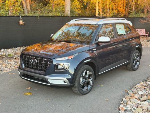 New 2026 Hyundai Venue SEL image 1