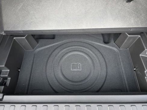 Used 2023 Chevrolet Equinox LT image 18