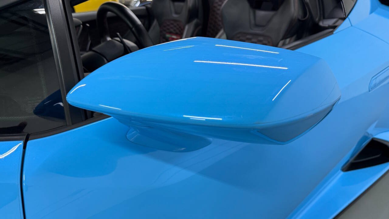 Used 2020 Lamborghini Huracan EVO RWD image 33