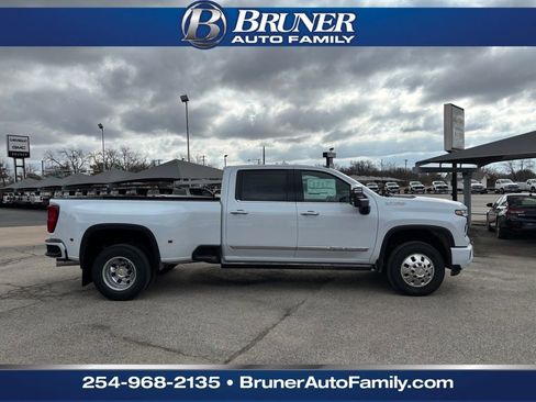 New 2026 Chevrolet Silverado 3500 High Country w/ Technology Package AWD/4WD image 4