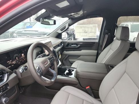 New 2025 GMC Yukon XL Elevation image 11