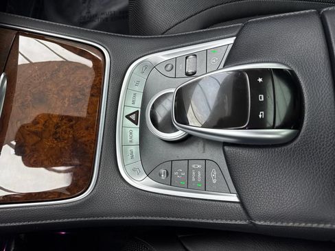 Used 2015 Mercedes-Benz S 550 Sedan image 31