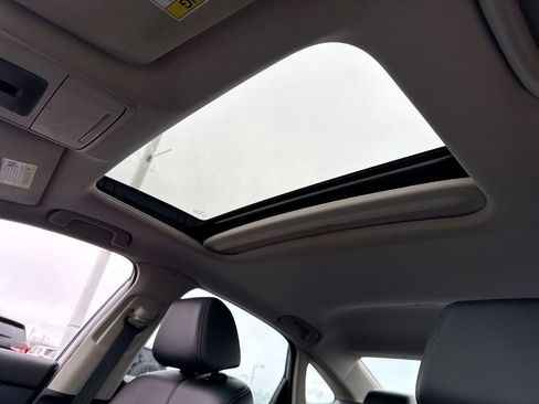 Used 2022 Honda Civic Touring image 22