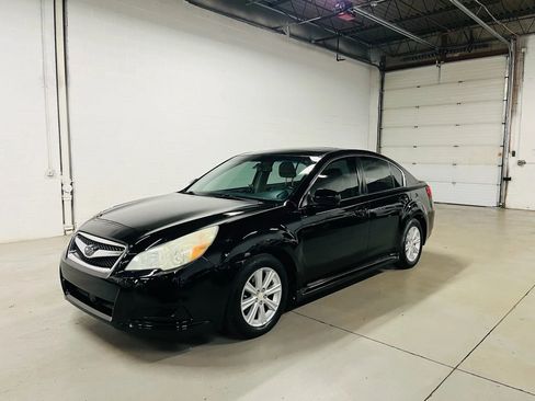 Used 2010 Subaru Legacy 2.5i Premium AWD/4WD image 2