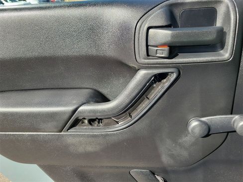 Used 2015 Jeep Wrangler Unlimited Sport image 15