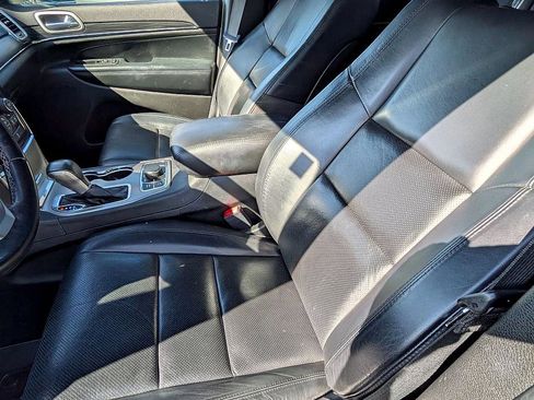 Used 2021 Jeep Grand Cherokee Limited w/ Luxury Group II image 14