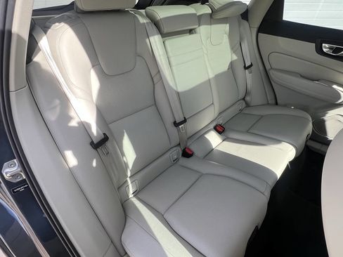 Used 2021 Volvo XC60 T5 Momentum w/ Premium Package image 30