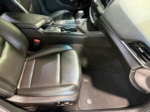 Used 2021 Cadillac CT4 Luxury w/ Cold Weather Package AWD/4WD image 27