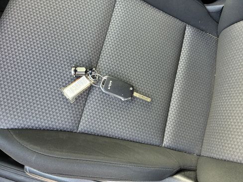 Used 2025 Kia Soul LX w/ LX Technology Package image 17