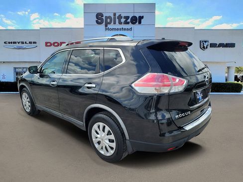 Used 2016 Nissan Rogue S w/ Appearance Package image 3