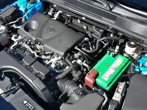 Used 2020 Toyota RAV4 XLE Premium FWD image 47