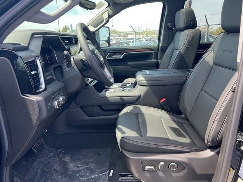 New 2025 GMC Sierra 2500 Denali w/ Denali Reserve Package image 4