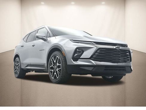 Used 2023 Chevrolet Blazer RS w/ Driver Confidence II Package FWD image 32