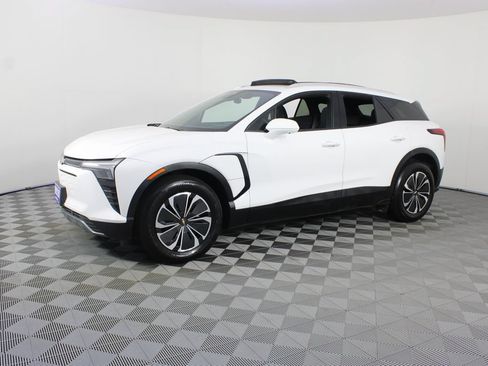 Used 2024 Chevrolet Blazer EV LT AWD/4WD image 2