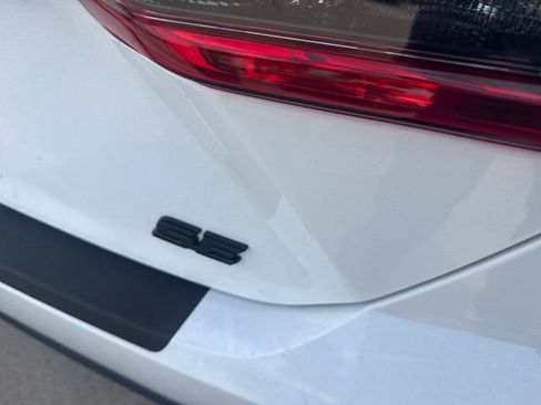 Used 2025 Toyota Camry SE FWD image 4