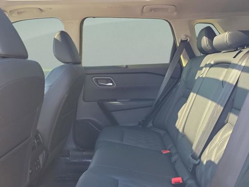 New 2026 Nissan Rogue Platinum image 6