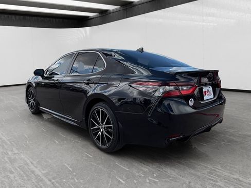 Used 2024 Toyota Camry SE FWD image 3