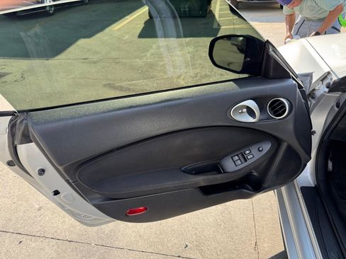 Used 2014 Nissan 370Z Coupe w/ Sport Package RWD image 17