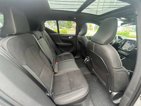 Certified 2025 Volvo XC40 B5 Plus AWD/4WD image 13
