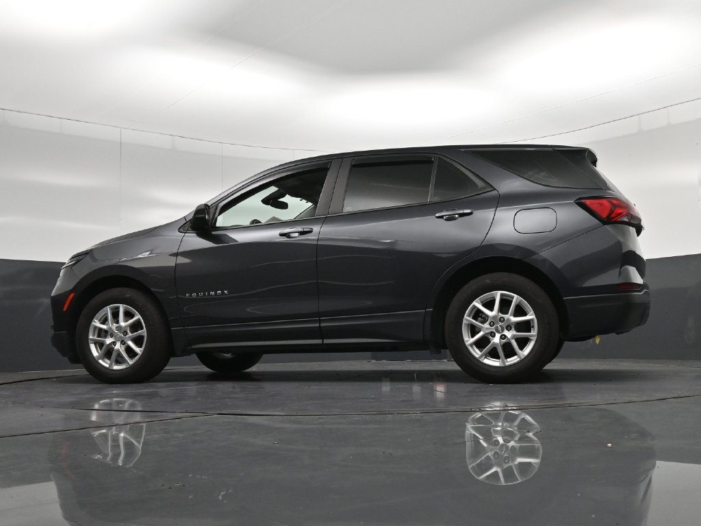 Used 2022 Chevrolet Equinox LS FWD image 23