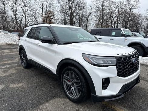 Certified 2025 Ford Explorer ST image 1