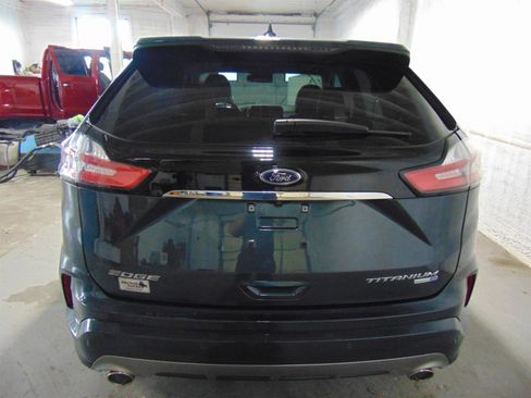 Used 2019 Ford Edge Titanium w/ Equipment Group 301A image 5